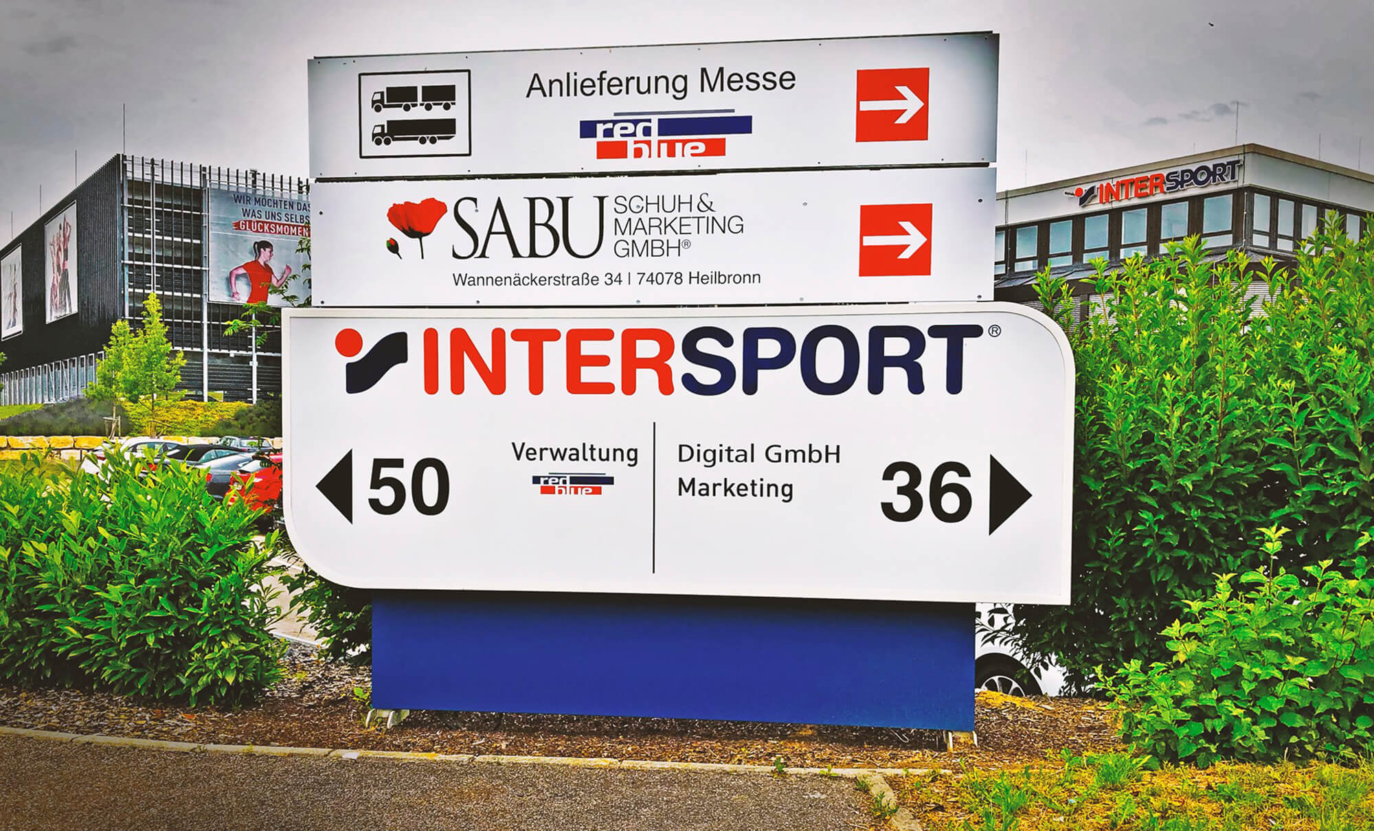 SignDesign Leistungen Schilder Banner Intersport Deutschland Beschilderung Wegweiser Werbung
